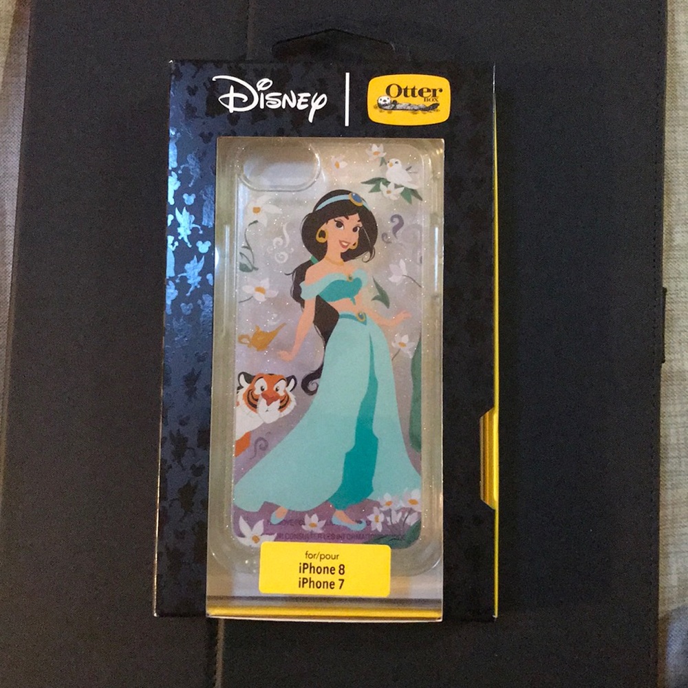 Disney Otterbox for the iPhone 7/8!!!